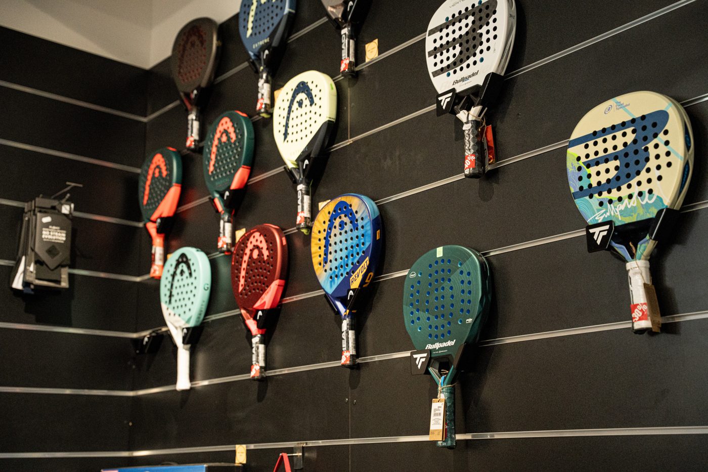 Mur de raquettes Padel All Stars